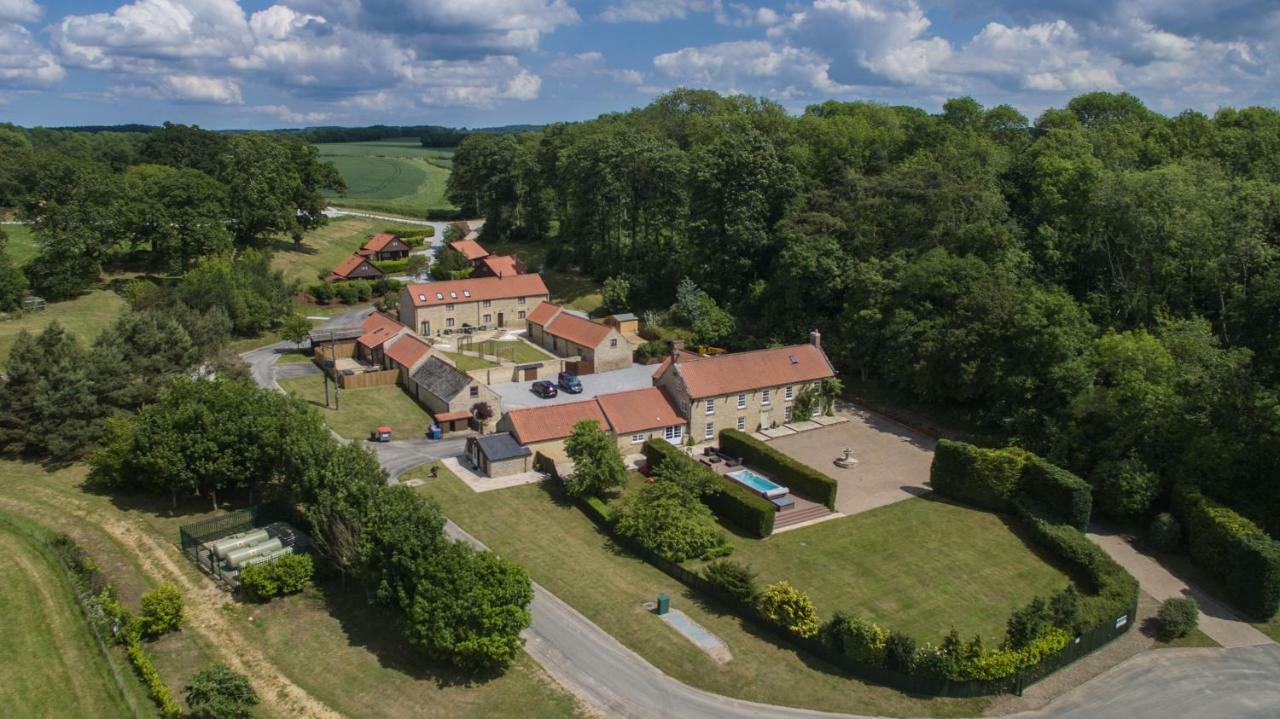 High Oaks Grange - Cottages ピカリング エクステリア 写真